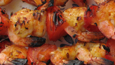 Brochettes de crevettes bouquet au curry