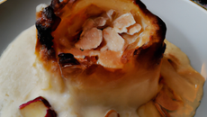 Aumoniere de pommes fondantes et crème d'amandes