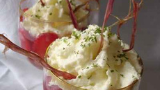 Verrine fraise rhubarbe, crème de verveine