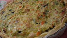 Tarte poireaux, carottes, poulet et chèvre frais