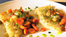 Croustillants de sole aux épices, étuvée de légumes