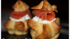 Mini choux fourrés chantilly à l'aneth et saumon fumé