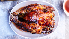 Chapon rôti au four