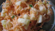 Salade croquante et fruitée