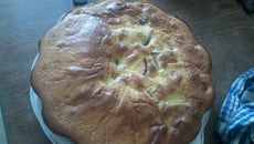 Gâteaux aux pèches jaunes et blanches