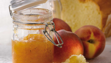 Confiture de pêches à la vanille