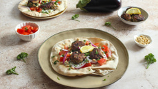 Gyros végétariens aux boulettes d’aubergines et tzatziki maison