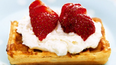 Gaufre aux fraises au chèvre frais