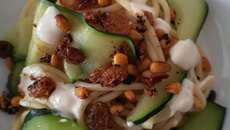 Spaghettis aux tagiatelles de courgette