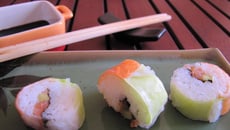 Maki avocat, surimi, saumon ...  inversé