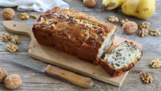 Cake aux Noix du Périgord AOP, roquefort et poires