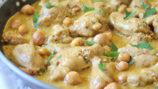 Poulet au curry et ses noix