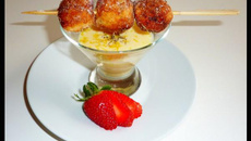 Beignets de fraises au thym et sa crème anglaise citronnée