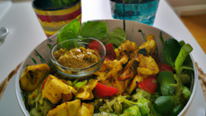 Salade de poulet au curry maison