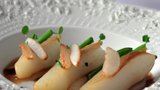 Goujonnettes de grondin rouge au Poiré Domfront, effilochée de poireaux de Créances