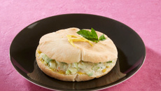 Pita végétarienne, concombre et menthe