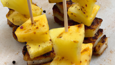Brochettes d'ananas et pain d'épices