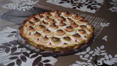 Tarte au citron meringuée sur pâte sablée aux amandes
