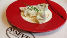 Raviole de pintade et foie gras aux asperges