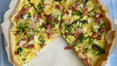 Quiche aux lardons, brocolis et amandes
