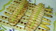 Asperges grillées, filets de bar