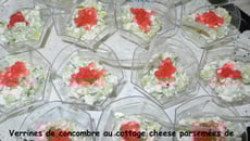 Verrine de concombre au cottage cheese parsemé de perles de pamplemousse