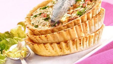 Tarte basquaise aux sardines pimentées