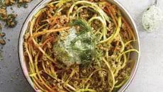 Spaghetti de légumes multicolores