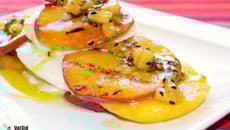 Médaillons de pêche et de mozzarella à la plancha