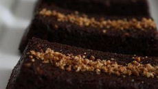 Gâteau aux noisettes classique