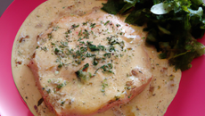 Saumon poêlé à la crème de Champerloises