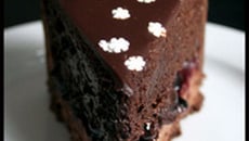 Entremet chocolat, cassis et vinaigre balsamique