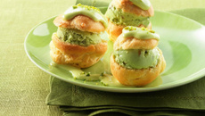 Profiteroles à la pistache