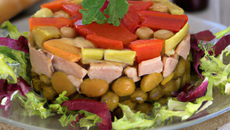 Salade de tourteau aux petits légumes d'été