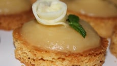 Tartelettes compote de pomme sur palets bretons