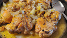 Chapon poché au lait et aromates