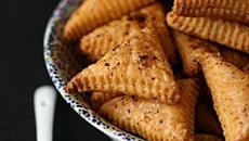 Biscuits feuilletés à la moutarde