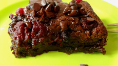 Fondant au chocolat noir et aux fruits rouges