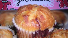 Muffins amandes, fruits rouges, chocolat blanc