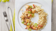 Filets  de lapin sautés au raisin, lardons et noisettes