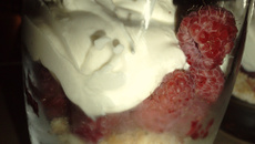 Coupe de fruits et crème onctueuse