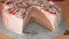 Gâteau à la crème et cappuccino