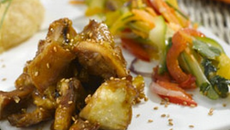 Cuisse de poulet du Périgord caramélisée aux pommes du Limousin