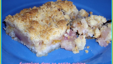 Crumble de fruits estivaux sur rocher coco