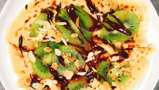 Crêpes au kiwi, chocolat & amandes