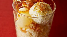 Couscous à la fleur d'oranger, sphères de Rocamadour et billes de poires