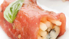 La Fourme d'Ambert en carpaccio et radis noir