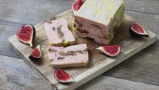 Terrine de foie gras mi-cuit marbré aux figues