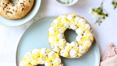 Bagel crème de coco, ananas et zeste de citron vert