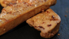 Foie gras poché aux vendanges tardives, butternut, coings et verveine